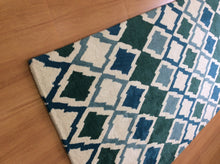 Load image into Gallery viewer, Handmade Wool Modern Ivory 5' x 8' CH-2085 Area Rug