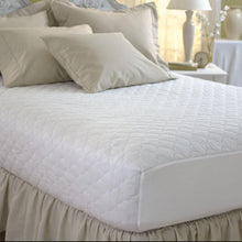 Load image into Gallery viewer, Deluxe Comfort Extra Comfort Thoc Mattress Pad -  50% Cotton &amp; 50% Polyester  - Polyester Filling - Luxury Bed Padding - Mattress Pad