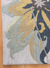 Load image into Gallery viewer, Handmade Wool Floral Silver 5' x 8' CH-2160-A Area Rug