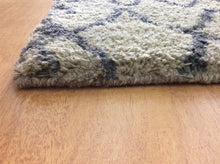 Load image into Gallery viewer, Handmade Pet Yarn Modern Sage 5' x 8' CH-2173 Area Rug