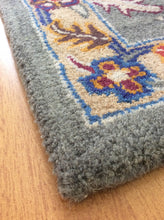 Load image into Gallery viewer, Handmade Wool Persian Gray 5' x 8' RH-1172JWEL Area Rug