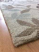 Load image into Gallery viewer, Handmade Wool Floral Purple 5' x 8' CH-2168-B Area Rug