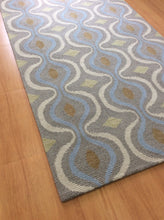 Load image into Gallery viewer, Handmade Wool Modern Silver 5' x 8' CH-2169-B Area Rug