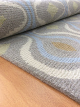 Load image into Gallery viewer, Handmade Wool Modern Silver 5' x 8' CH-2169-B Area Rug