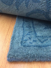 Load image into Gallery viewer, Handmade Wool Persian Teal 5' x 8' RH-1089-B Area Rug