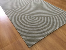 Load image into Gallery viewer, Handmade Wool Modern Silver/ Gray 5' x 8' CH-2132-A Area Rug