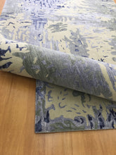 Load image into Gallery viewer, Handmade Wool/ Viscose Modern Silver/ Blue 5' x 8' CH-2163-A Area Rug
