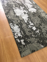 Load image into Gallery viewer, Handmade Wool/ Viscose Modern Silver/ Gray 5' x 8' CH-2170-A Area Rug