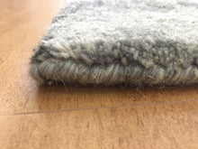 Load image into Gallery viewer, Handmade Wool/ Viscose Modern Silver/ Gray 5' x 8' CH-2170-A Area Rug