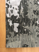 Load image into Gallery viewer, Handmade Wool/ Viscose Modern Silver/ Gray 5' x 8' CH-2170-A Area Rug
