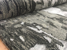 Load image into Gallery viewer, Handmade Wool/ Viscose Modern Silver/ Gray 5' x 8' CH-2170-A Area Rug
