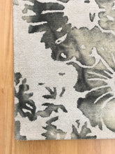 Load image into Gallery viewer, Handmade Wool Floral Ivory/ Green 5' x 8' lt1002 Area Rug