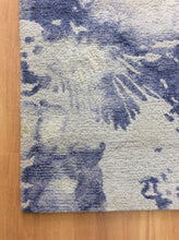 Load image into Gallery viewer, Handmade Wool Floral Ivory/ Purple 5' x 8' lt1057 Area Rug