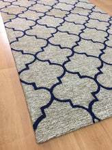 Load image into Gallery viewer, Handmade Wool Modern Ivory/ Black 5' x 8' lt1153 Area Rug