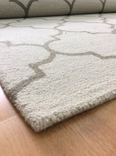 Load image into Gallery viewer, Handmade Wool Modern Beige/ Green 5' x 8' lt1236 Area Rug