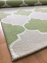Load image into Gallery viewer, Handmade Wool Modern Ivory/ Green 5' x 8' lt1237 Area Rug