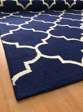 Load image into Gallery viewer, Handmade Wool Modern Navy Blue/ Ivory 5' x 8' lt1239 Area Rug