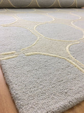 Load image into Gallery viewer, Handmade Wool Modern Ivory/ Gray 5' x 8' lt1261 Area Rug