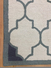 Load image into Gallery viewer, Handmade Wool Modern Ivory/Green 5' x 8' lt1283 Area Rug