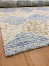 Load image into Gallery viewer, Handmade Wool Modern Ivory/ Blue 5' x 8' lt1286 Area Rug