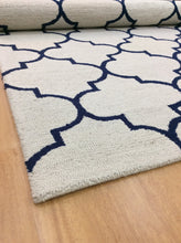 Load image into Gallery viewer, Handmade Wool Modern Ivory/ Navy Blue 5' x 8' lt1304 Area Rug