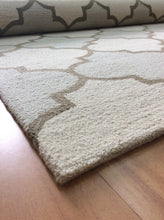 Load image into Gallery viewer, Handmade Wool Modern Beige/ Ivory 5' x 8' lt1319 Area Rug