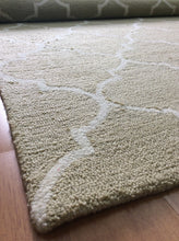 Load image into Gallery viewer, Handmade Wool Modern L.Green/ Ivory 5' x 8' lt1339 Area Rug