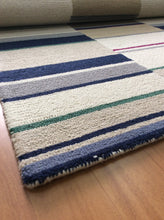 Load image into Gallery viewer, Handmade Wool Modern Ivory/ Blue 5' x 8' lt1358 Area Rug