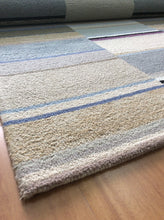 Load image into Gallery viewer, Handmade Wool Modern Beige/ Silver 5' x 8' lt1366 Area Rug
