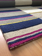 Load image into Gallery viewer, Handmade Wool Modern Gray/ Navy Blue 5' x 8' lt1368 Area Rug