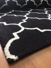 Load image into Gallery viewer, Handmade Wool Modern Black/ Ivory 5' x 8' lt1373 Area Rug