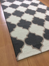 Load image into Gallery viewer, Handmade Wool Modern Ivory/ Gray 5' x 8' lt1375 Area Rug