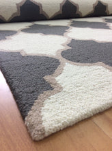 Load image into Gallery viewer, Handmade Wool Modern Ivory/ Gray 5' x 8' lt1375 Area Rug