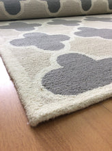 Load image into Gallery viewer, Handmade Wool Modern Ivory/ Gray 5' x 8' lt1383 Area Rug