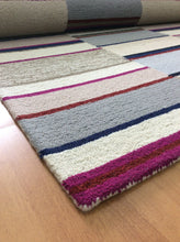 Load image into Gallery viewer, Handmade Wool Modern Ivory/ Silver 5' x 8' lt1385 Area Rug