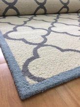 Load image into Gallery viewer, Handmade Wool Modern Ivory/ Silver 5' x 8' lt1394 Area Rug