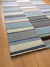 Load image into Gallery viewer, Handmade Wool Modern Silver/ Blue 5' x 8' lt1399 Area Rug