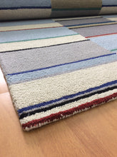Load image into Gallery viewer, Handmade Wool Modern Silver/ Blue 5' x 8' lt1399 Area Rug