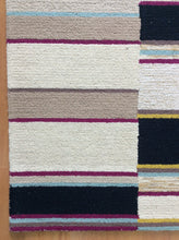 Load image into Gallery viewer, Handmade Wool Modern Ivory/ Navy Blue 5' x 8' lt1407 Area Rug