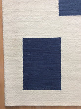 Load image into Gallery viewer, Handmade Wool Modern Ivory/ Blue 5' x 8' lt1418 Area Rug