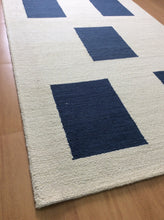 Load image into Gallery viewer, Handmade Wool Modern Ivory/ Blue 5' x 8' lt1418 Area Rug