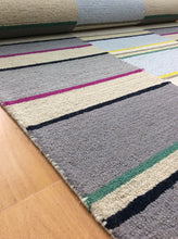 Load image into Gallery viewer, Handmade Wool Modern Beige/ Gray 5' x 8' lt1438 Area Rug