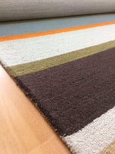 Load image into Gallery viewer, Handmade Wool Modern Ivory/ SIlver 5' x 8' lt1447 Area Rug