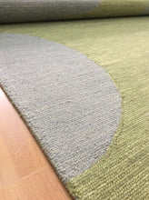 Load image into Gallery viewer, Handmade Wool Modern Silver/ Green 5' x 8' lt1454 Area Rug