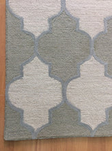 Load image into Gallery viewer, Handmade Wool Modern Ivory/ Green 5' x 8' lt1460 Area Rug