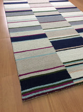 Load image into Gallery viewer, Handmade Wool Modern Ivory/ Navy Blue 5' x 8' lt1461 Area Rug