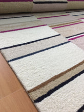 Load image into Gallery viewer, Handmade Wool Modern Ivory/ Beige 5' x 8' lt1466 Area Rug