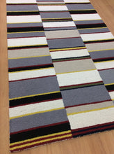 Load image into Gallery viewer, Handmade Wool Modern Ivory/ Gray 5' x 8' lt1508 Area Rug
