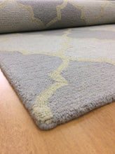 Load image into Gallery viewer, Handmade Wool Modern Ivory/ Purple 5' x 8' lt1517 Area Rug