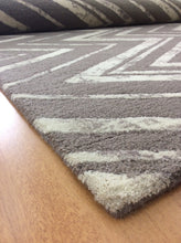 Load image into Gallery viewer, Handmade Wool Modern Brown/ Ivory 5' x 8' lt1535 Area Rug